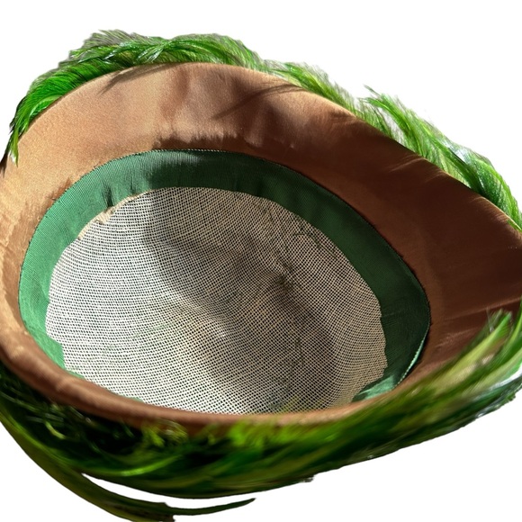 Vintage Ladies Green Feather Hat - Picture 4 of 6